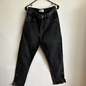 listing-status-banner